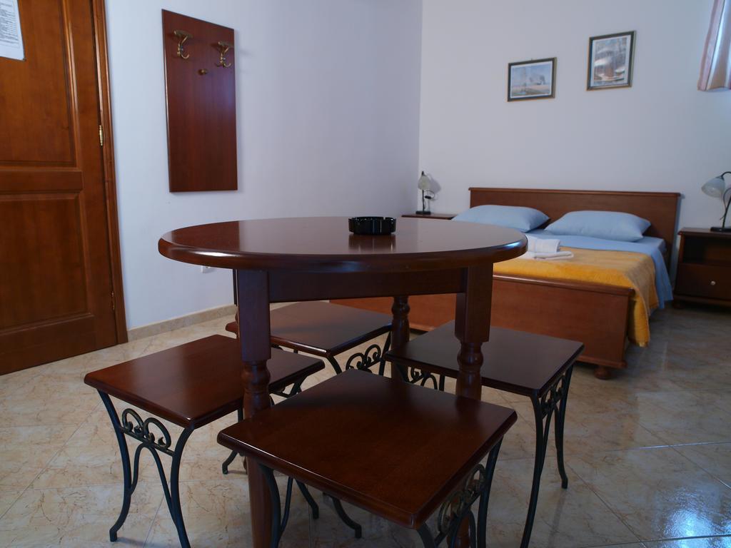 Apartments Obala Dragovic Petrovac Chambre photo