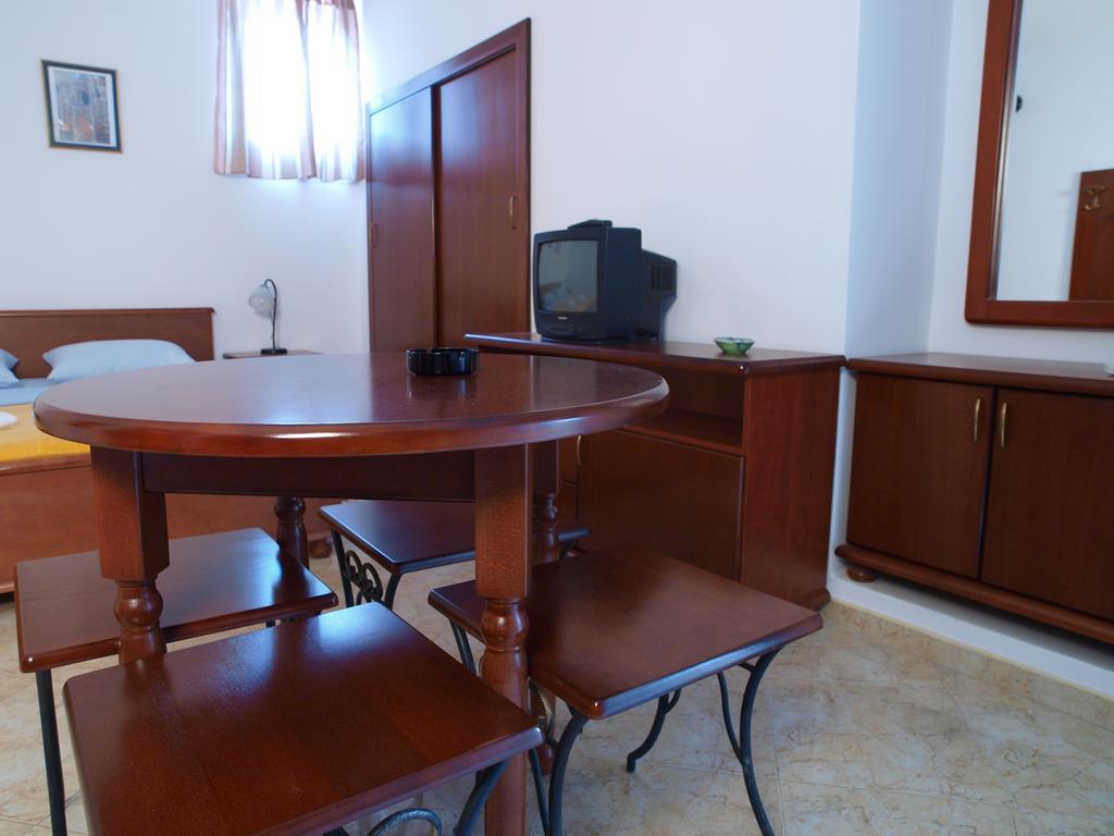 Apartments Obala Dragovic Petrovac Chambre photo