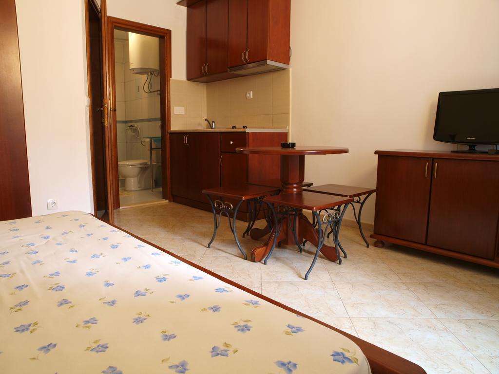 Apartments Obala Dragovic Petrovac Chambre photo