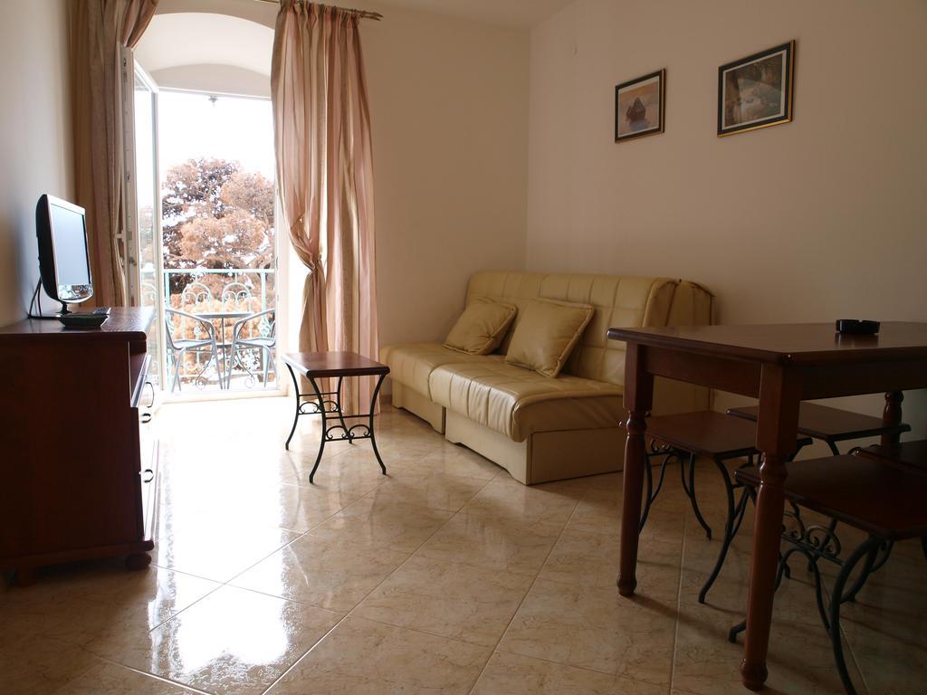 Apartments Obala Dragovic Petrovac Chambre photo