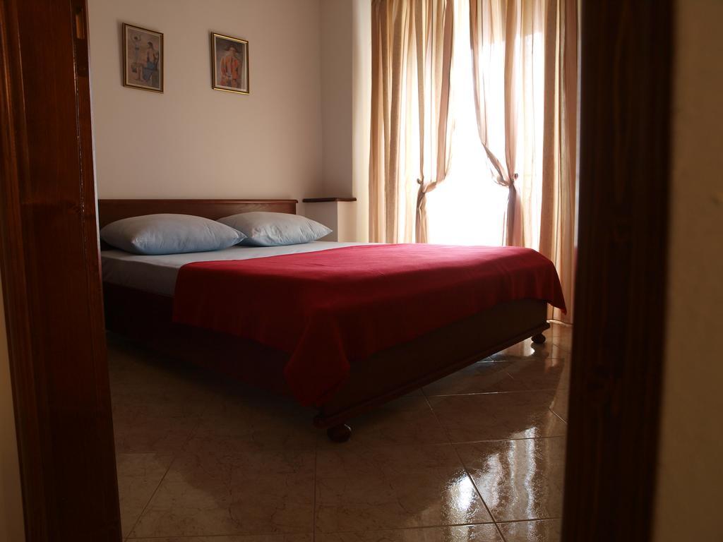 Apartments Obala Dragovic Petrovac Chambre photo